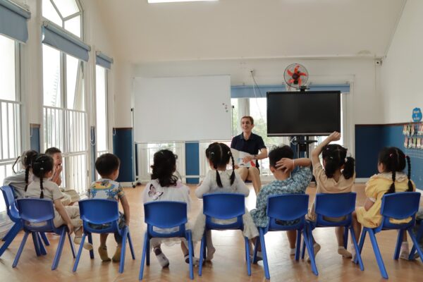 Học tiếng Anh từ sớm