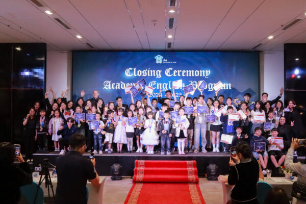 Lễ tổng kết chương trình tiếng Anh học thuật